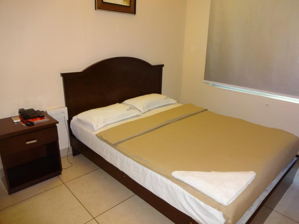 קוימבטור Hotel Sky Lite חדר תמונה